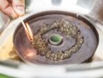 LotusGrill LG G34 U GR - Tragbarer Außen-Grill - Gehäuse grün