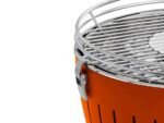 LotusGrill LG G34 U OR – Tragbarer Holzkohlegrill für draußen – Orangefarbene Außenhülle